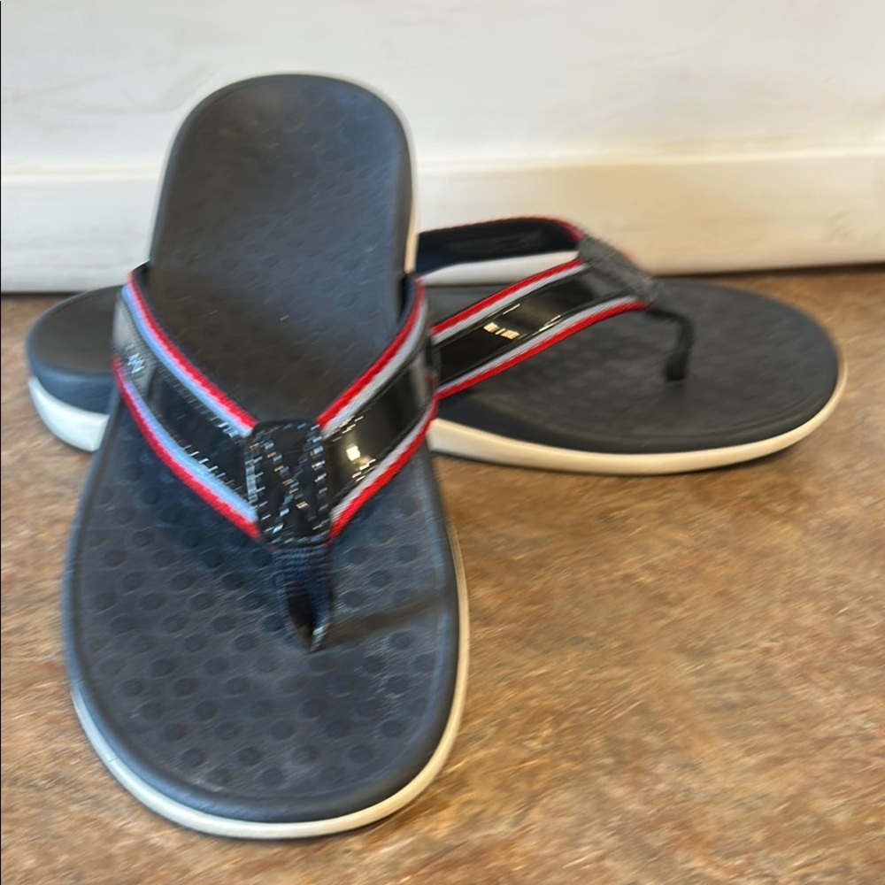 Vionic Tide Sport Sandal with Orthaheel Technology Navy Flip Flops Size 9